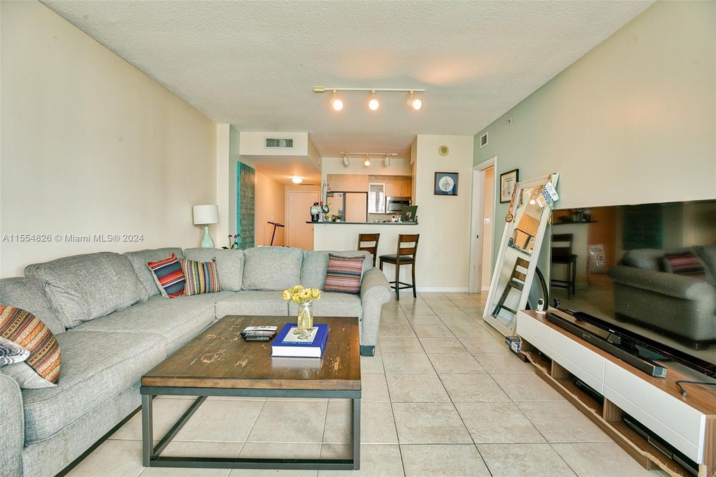 325 S Biscayne Blvd - Photo 11