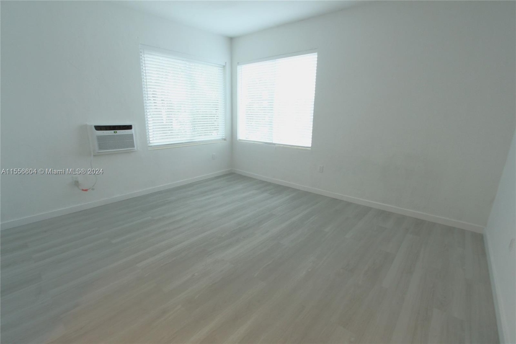 1115 Euclid Ave - Photo 2