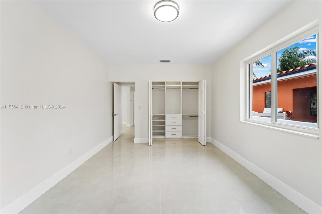 555 Sw 51st Ave - Photo 16