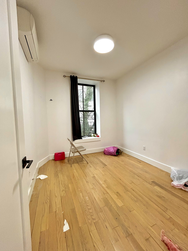 1027 Putnam Avenue - Photo 1