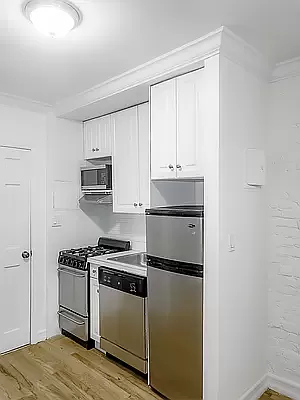 326 East 58th Street - Photo 1