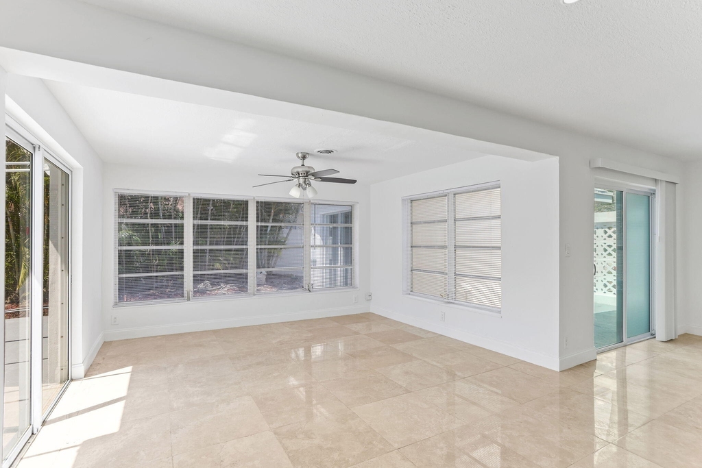 724 W Palmetto Park Road - Photo 12