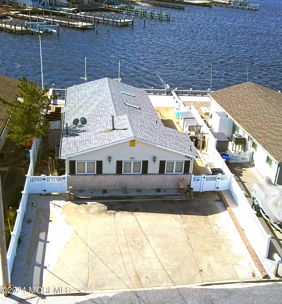 261 Bay Beach Way - Photo 4