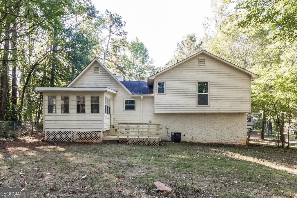 6076 Cowan Mill Road - Photo 13