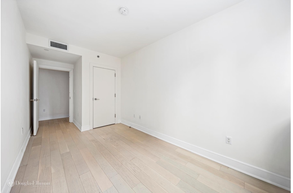 306 W 142nd St - Photo 5