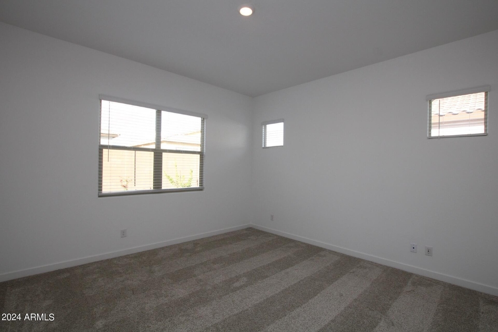 9334 W Roma Avenue - Photo 4