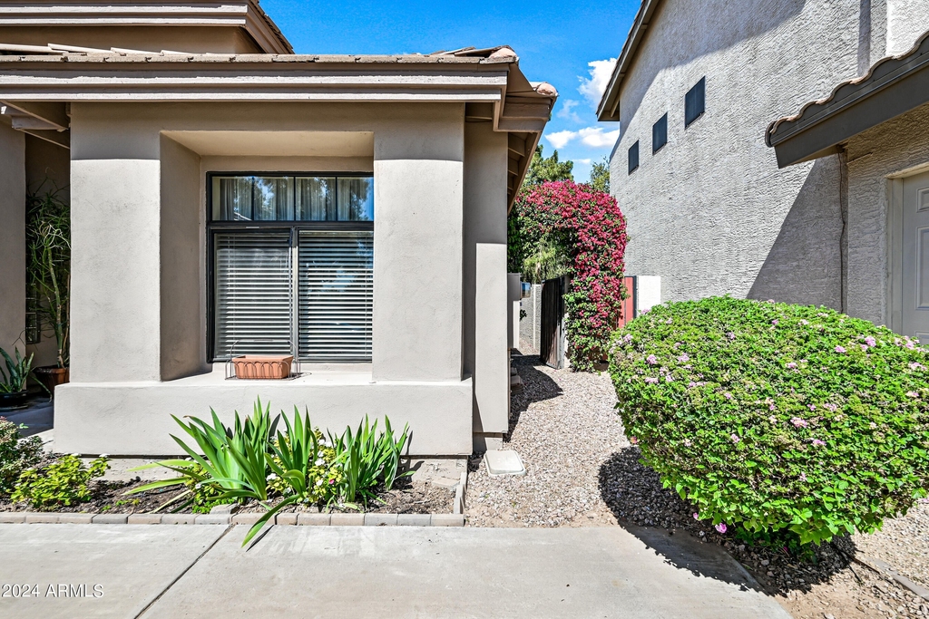 4624 N Desert Stream Way - Photo 2