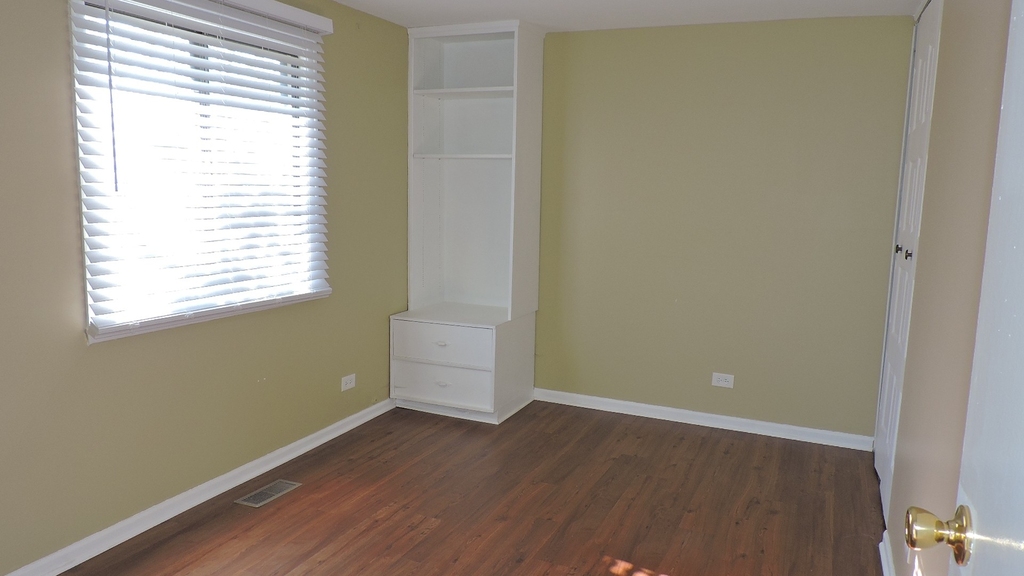 1327 Forestdale Court - Photo 6