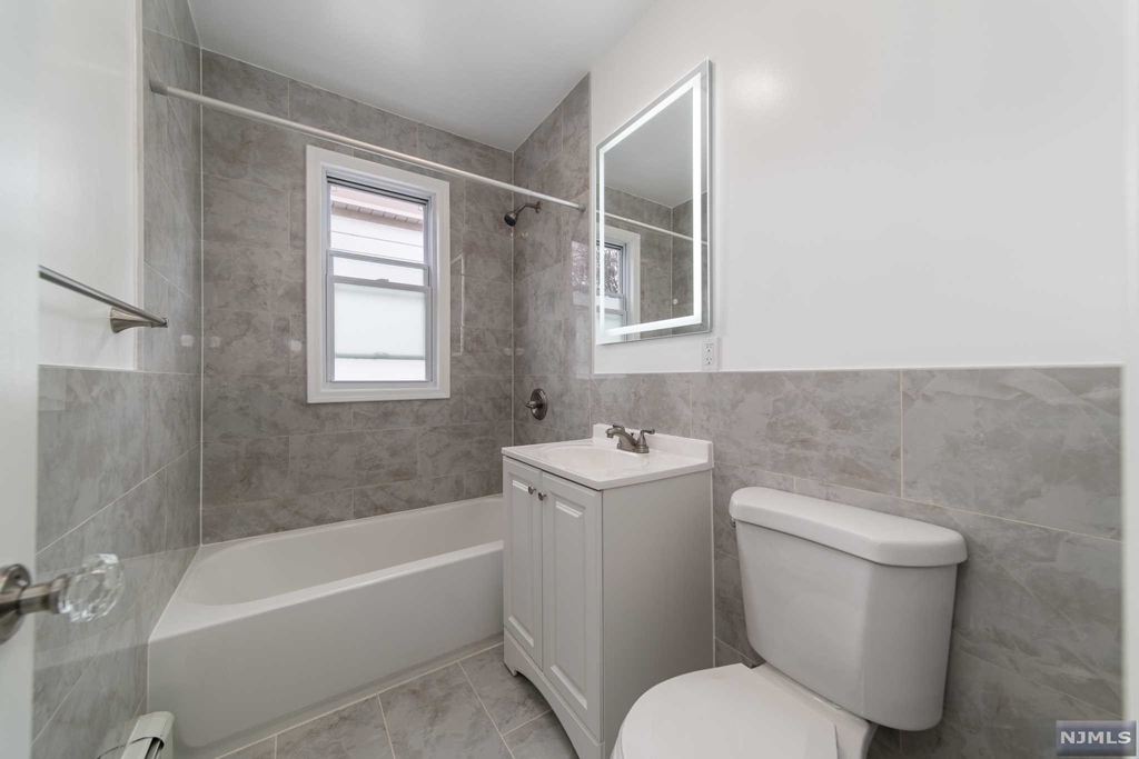 239 Vernon Avenue - Photo 11