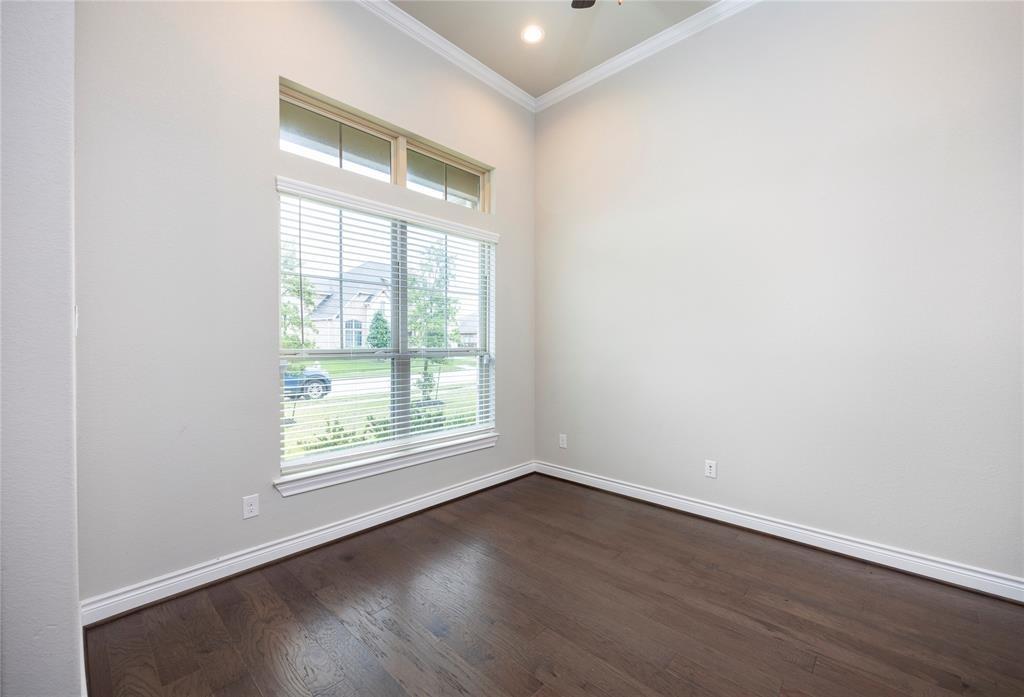 18023 Menn Cove Avenue - Photo 2