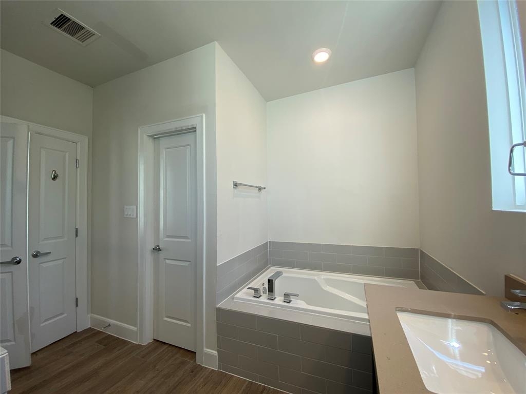 1003 W 17th Street - Photo 34