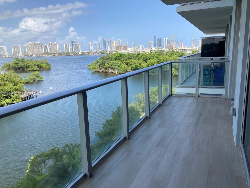 16385 Biscayne Blvd - Photo 4