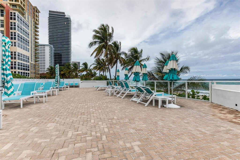 3140 S Ocean Dr - Photo 1