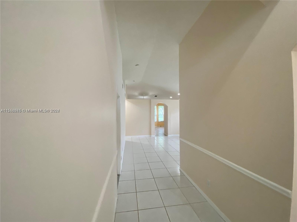 856 Nw 132nd Ave - Photo 5