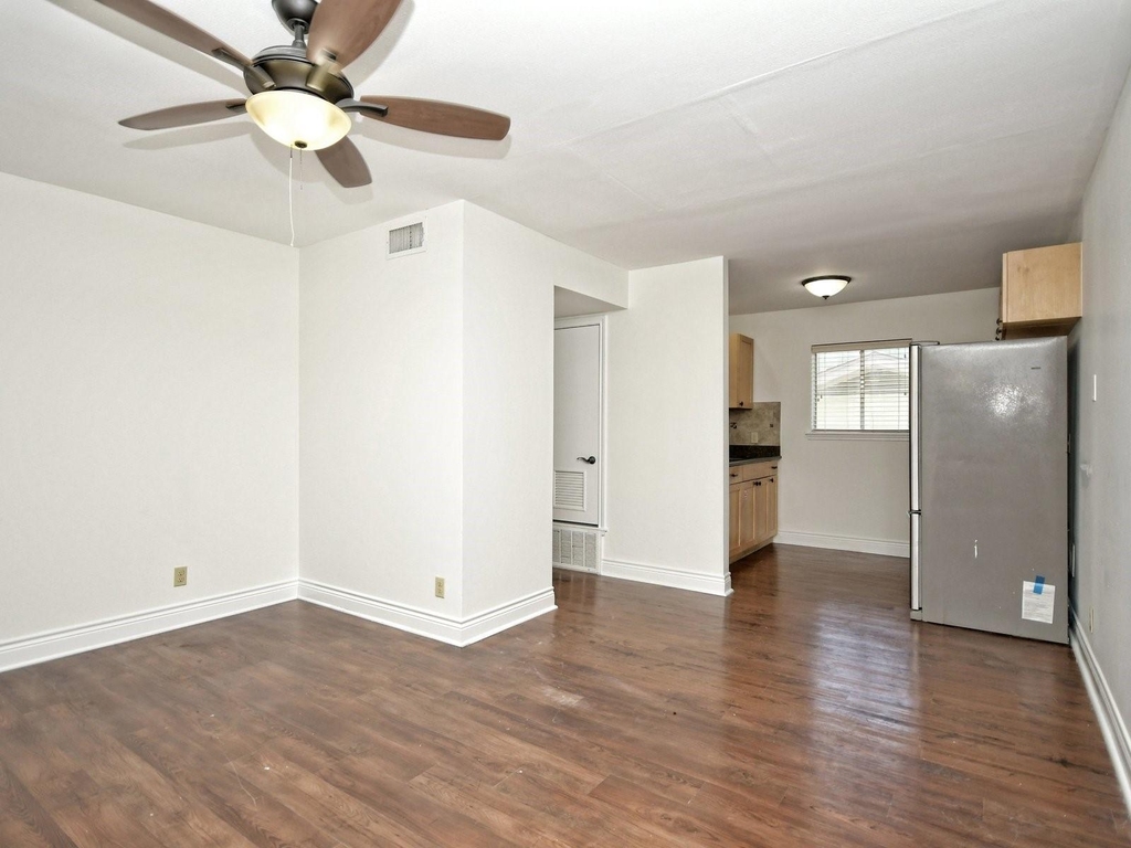 5612 Grover Ave - Photo 2