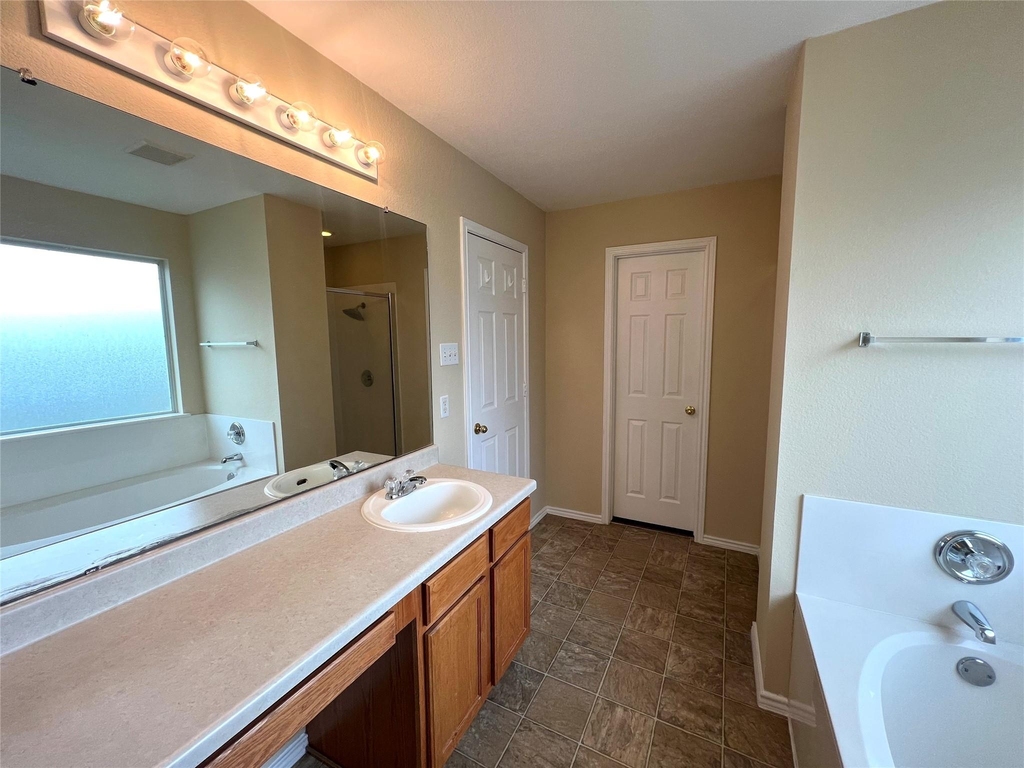 2829 Deerfern Ln - Photo 21