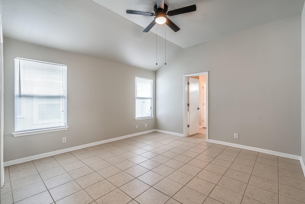 8518 Trumpet Cir - Photo 12