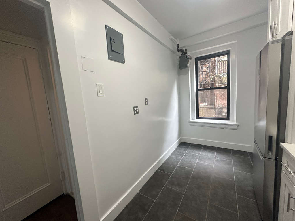 178 East 70th Street - Photo 5