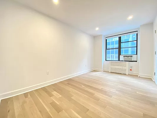 160 East 48th Street - Photo 8