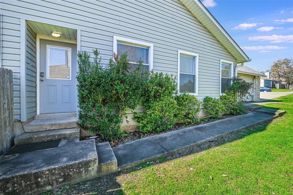 528 Cutty Trl - Photo 2