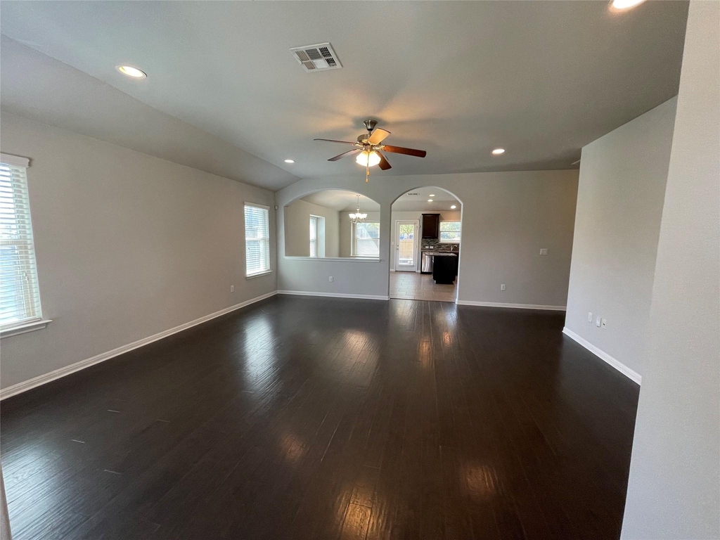 601 Sawyer Trl - Photo 5