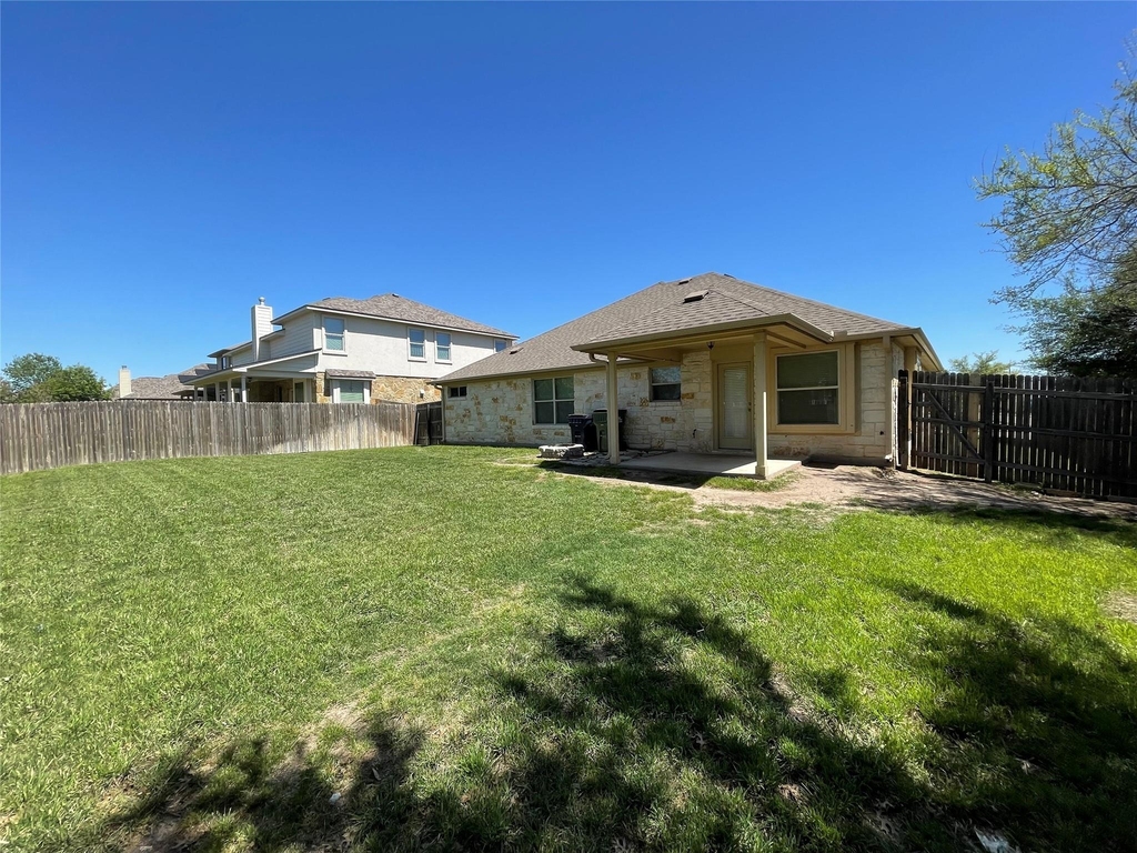 601 Sawyer Trl - Photo 1