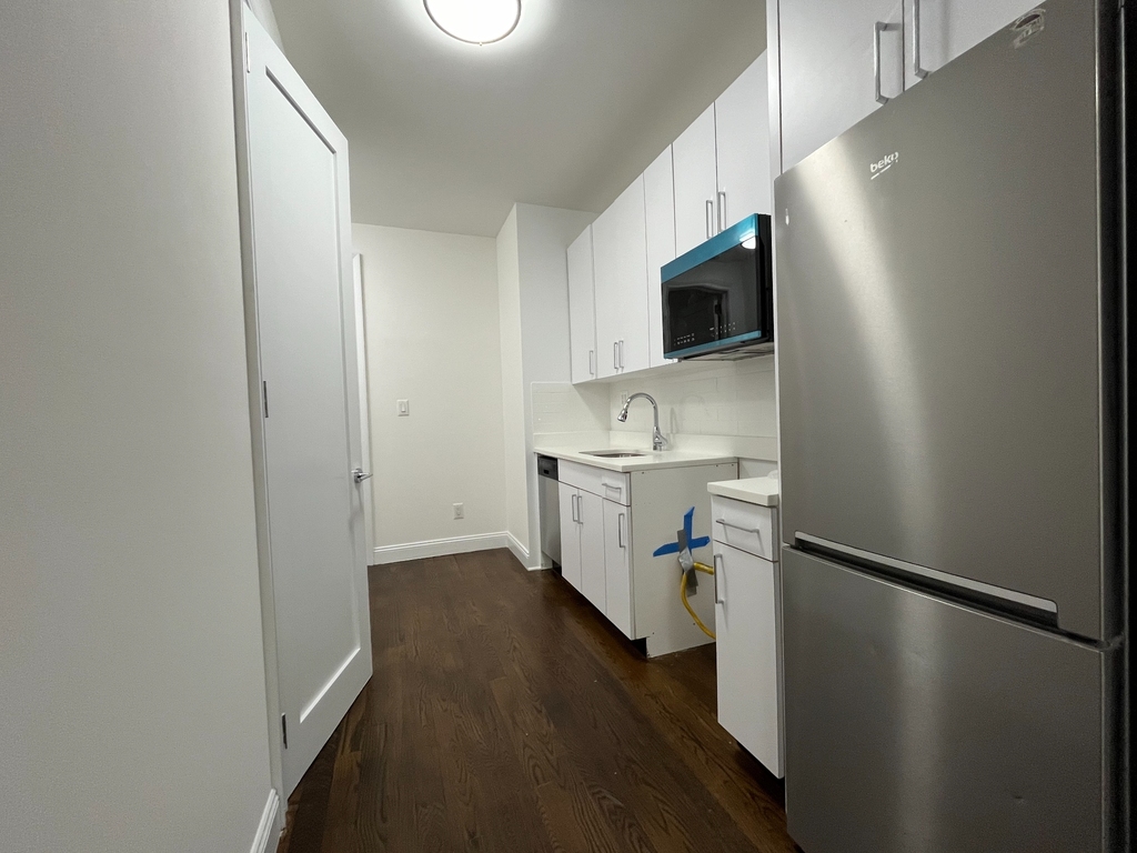 217 East 88th Street - Photo 4