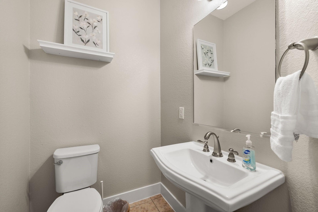 2215 Katy Lane Unit# A - Photo 22