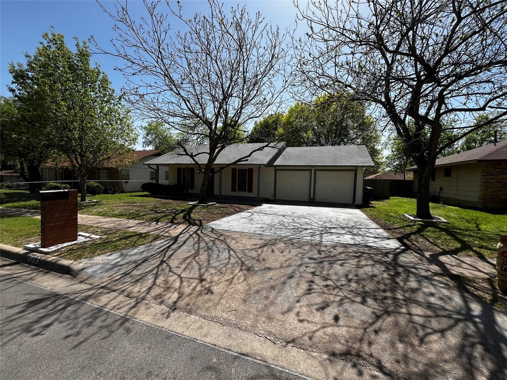 2103 Lampwick Cir - Photo 0