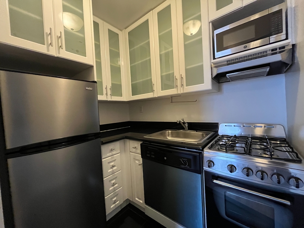 119 East 89th Street - Photo 3