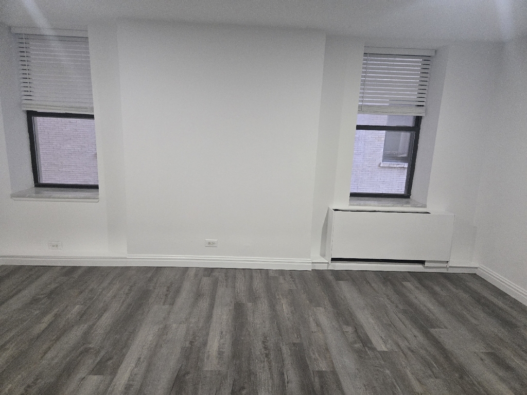 West 34th Street and Broadway  Ave - Photo 5