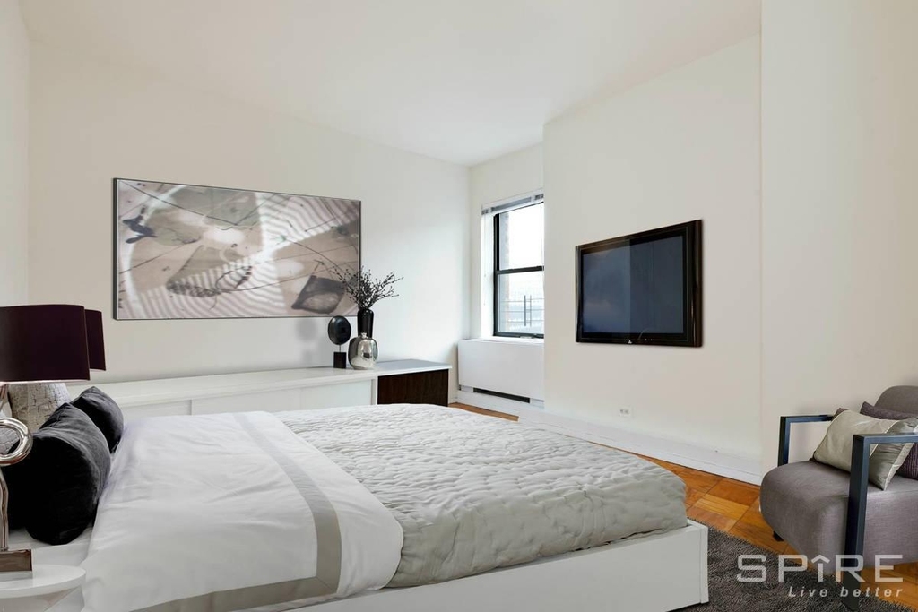 West 34th Street and Broadway  Ave - Photo 1