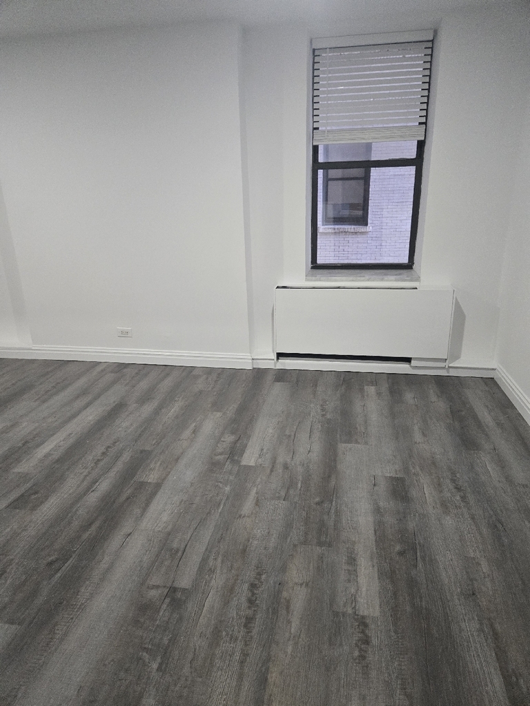 West 34th Street and Broadway  Ave - Photo 7