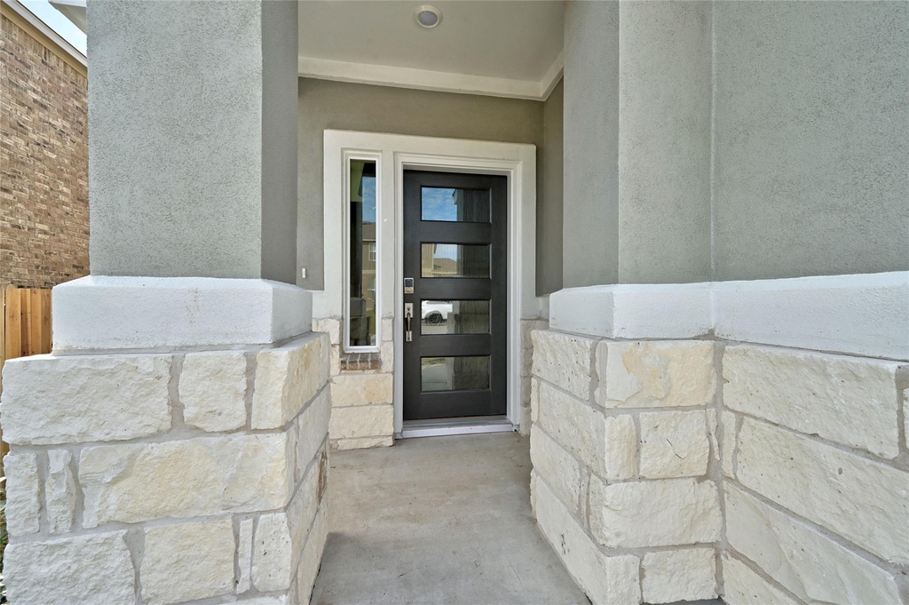 304 Pepperbark Loop - Photo 2