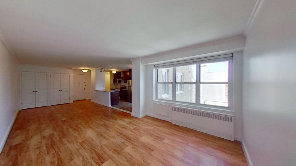 747 10th Avenue - Photo 4