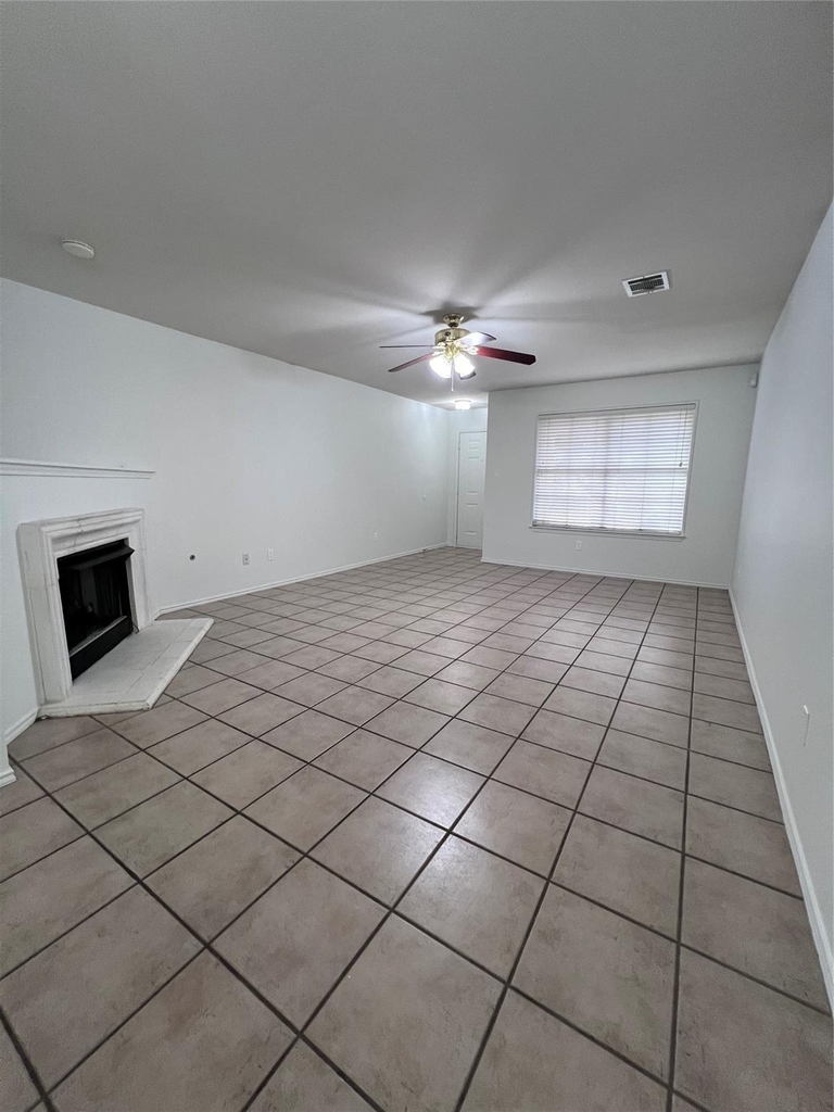 1024 Stacias Way - Photo 4