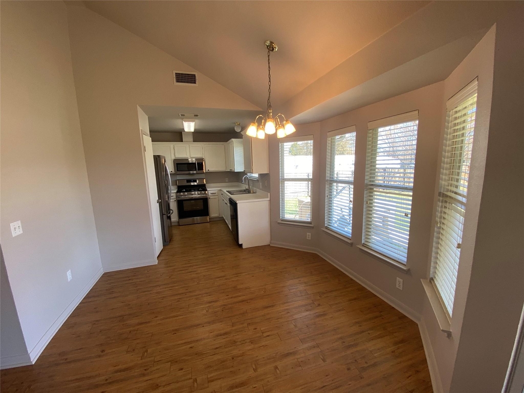 1806 Dublin Dr - Photo 3