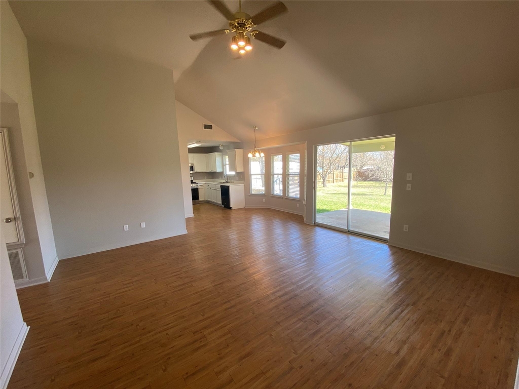 1806 Dublin Dr - Photo 2