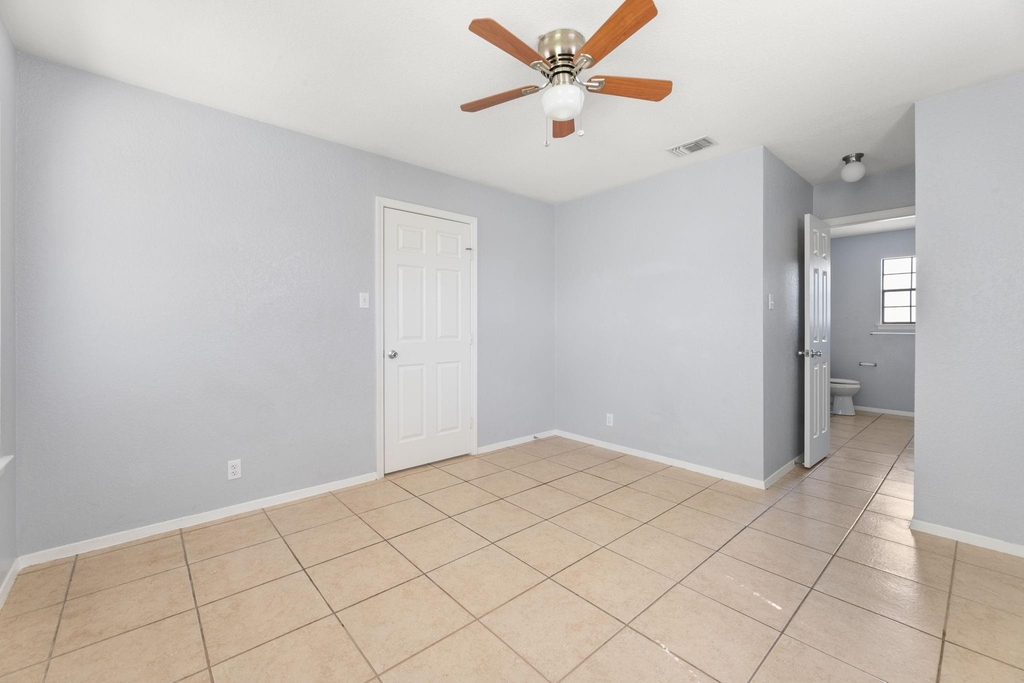 3802 Foust Trl - Photo 15