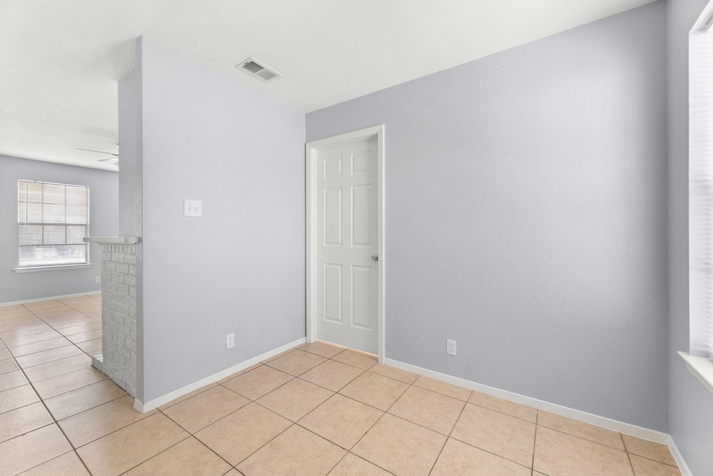 3802 Foust Trl - Photo 9