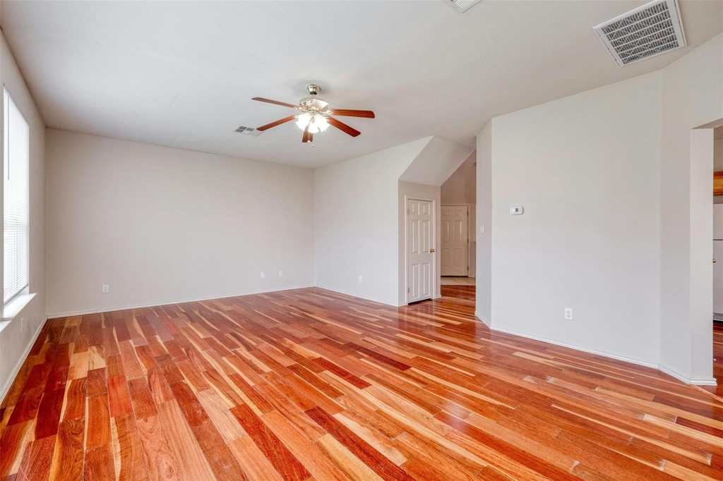 17411 Orwell Ln - Photo 10