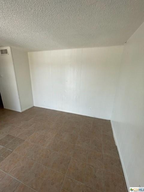 1015 Parmer Ave - Photo 3