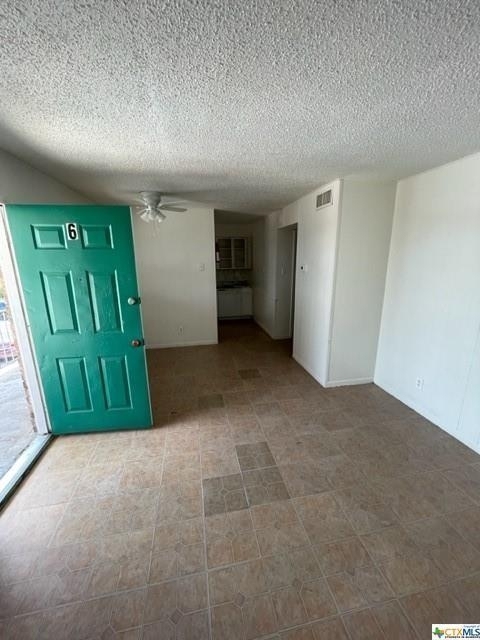 1015 Parmer Ave - Photo 2