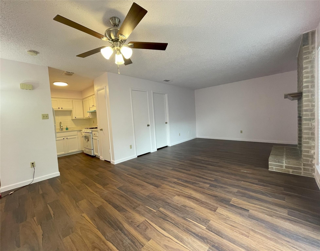 12900 Hymeadow Dr - Photo 2