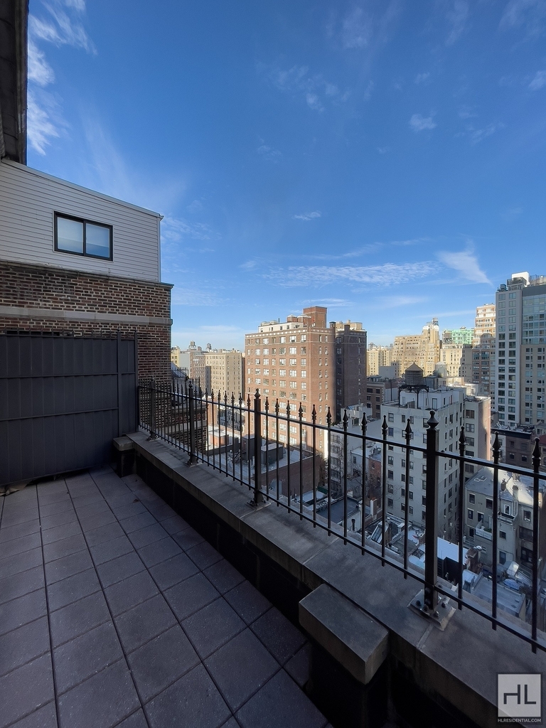 West 70th Street - Photo 15