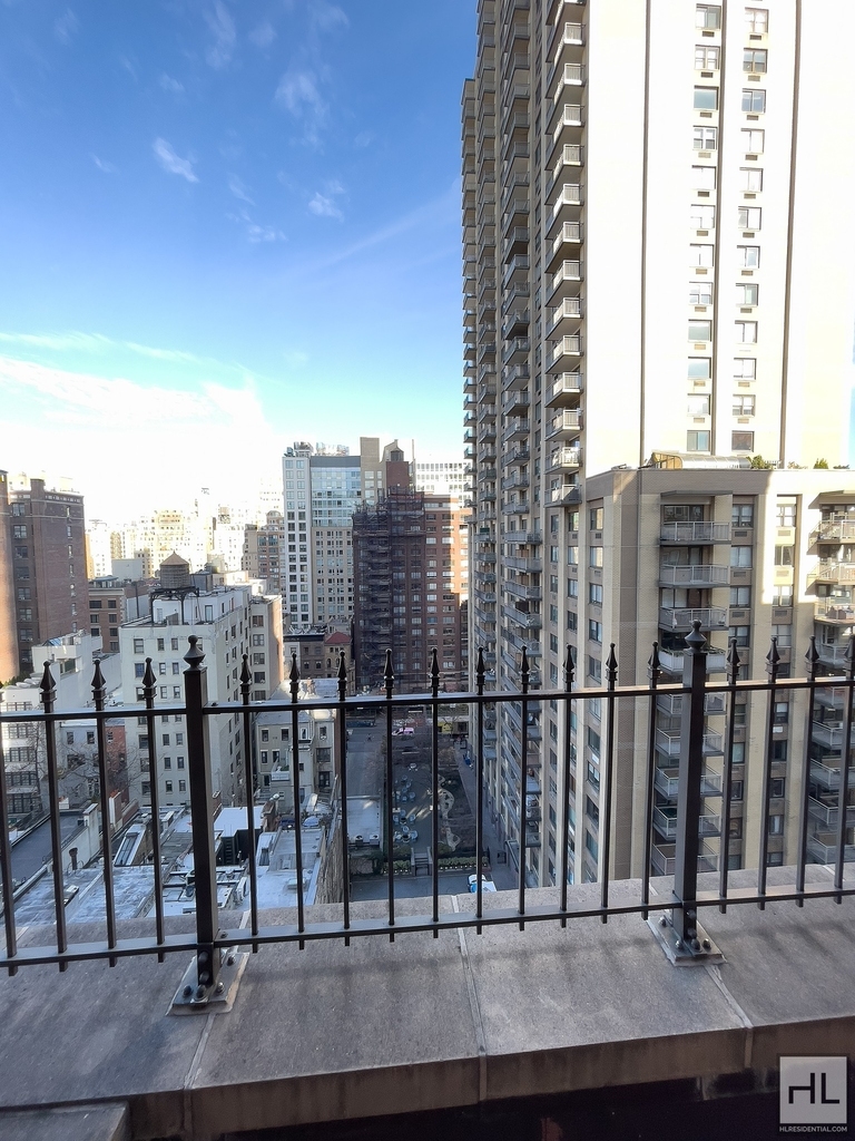 West 70th Street - Photo 14