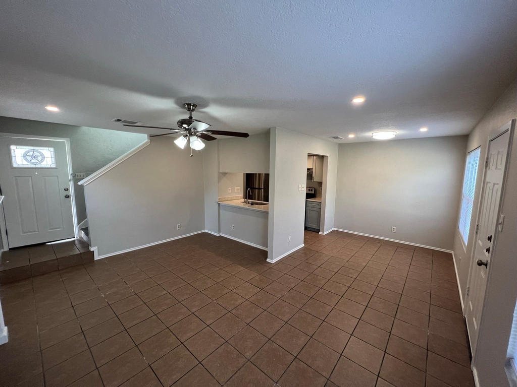 13304 Waverly Ct - Photo 5