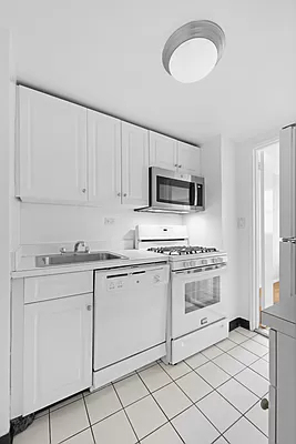 141 East 33rd Street - Photo 8