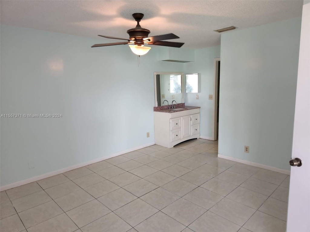 2501 Nw 56th Ave - Photo 1