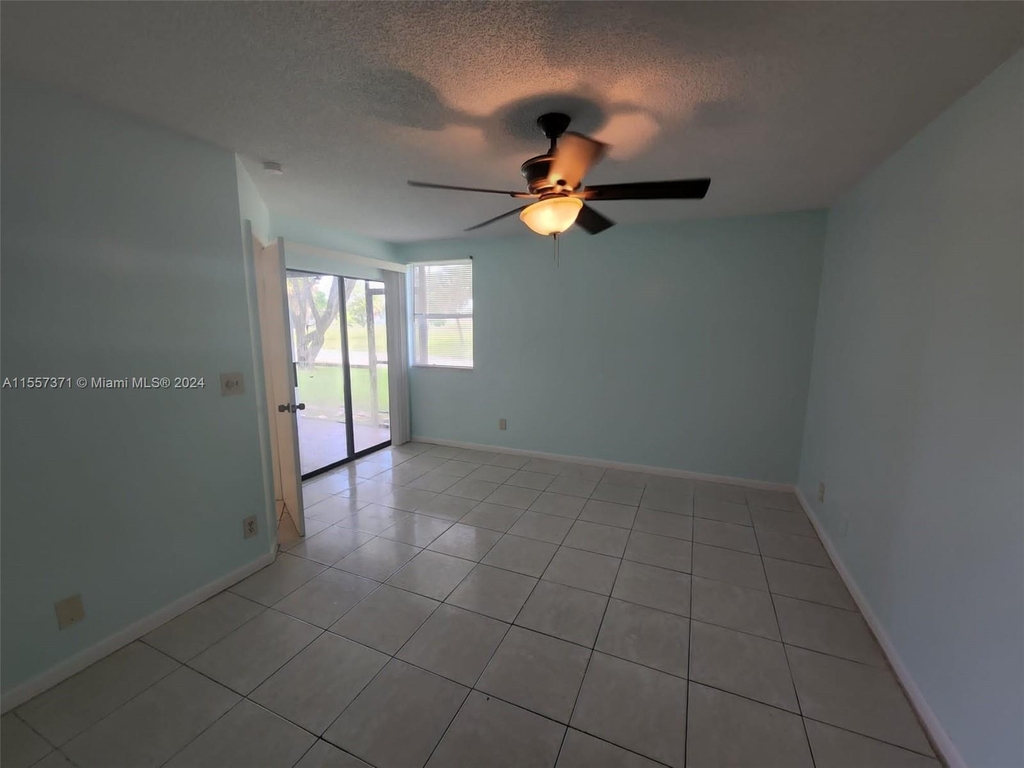 2501 Nw 56th Ave - Photo 17